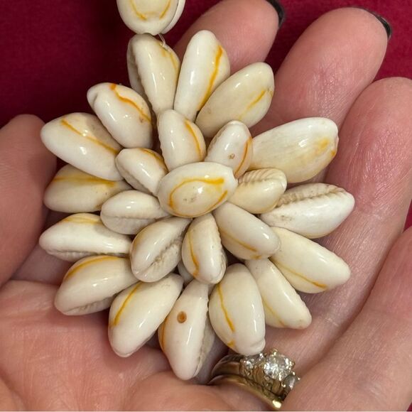 Beautiful Handmade Cowrie Seashell Shell Koa Seed Lei Statement Necklace - Picture 9 of 15